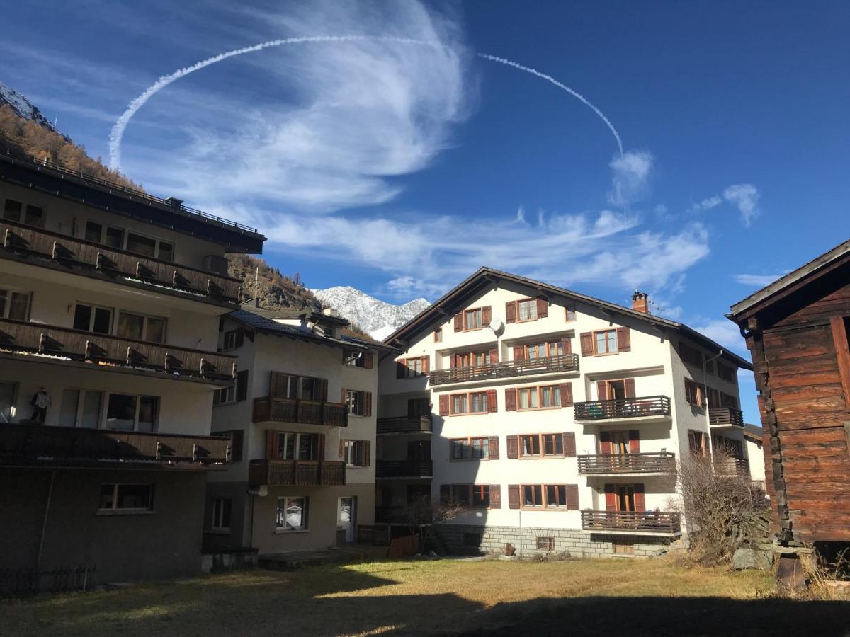 Ferienwohnung Haus Faderhorn Saas-Almagell Exterior foto
